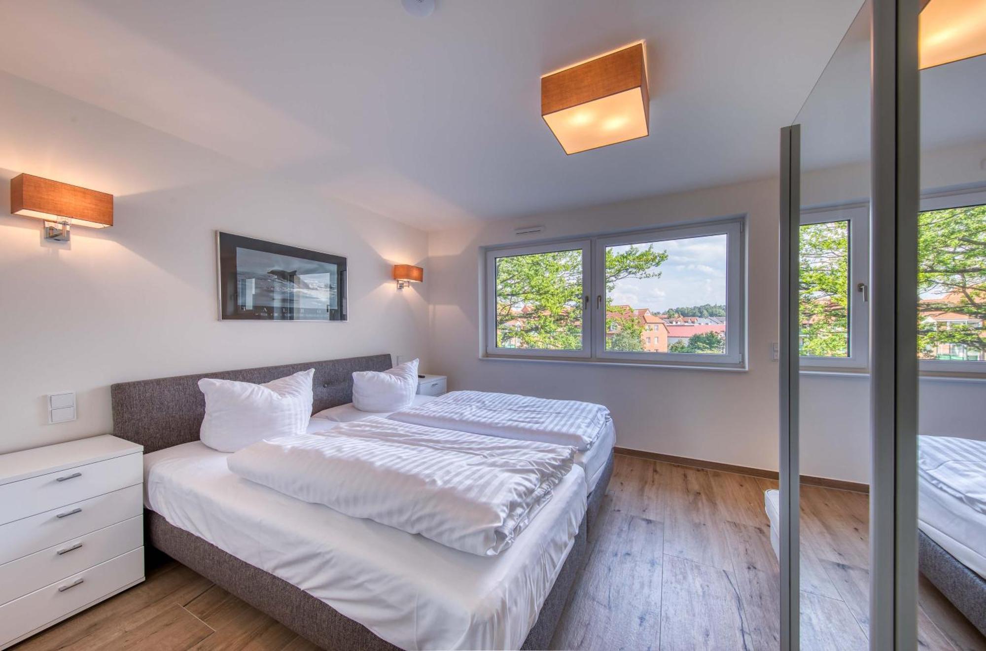 Mueritz Utkiek - Apartment Mit Seeblick & Balkon In Der Hafenresidenz فارين المظهر الخارجي الصورة